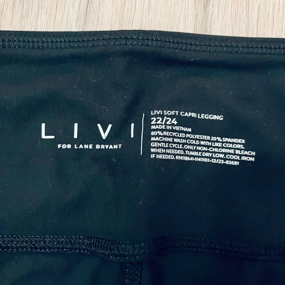 Lane Bryant Livi Activewear Set - Picture 8 of 9